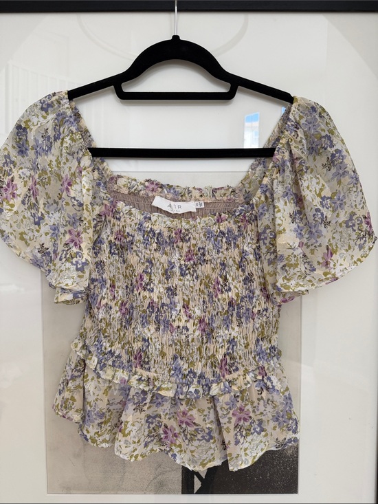 Astr Tops - Astr Floral Smocked Puff-Sleeve Blouse in Cream, Lavender & Green